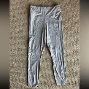 Lululemon Base Pace High-Rise Reflective Tight 25" color Gull gray size 8